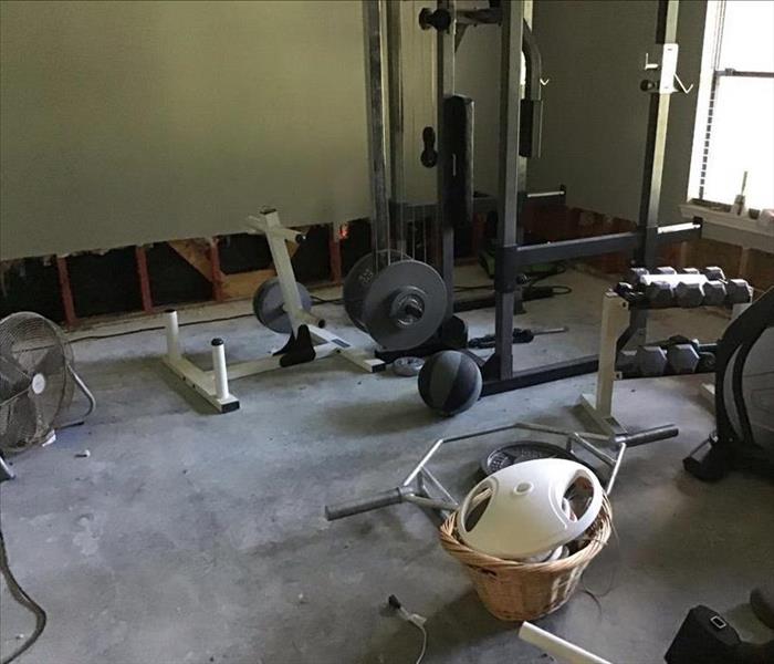 gym room with flood cuts
